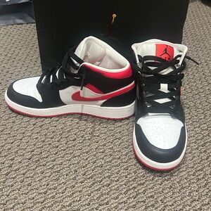 Nike Air Jordan 1 Mid (GS)